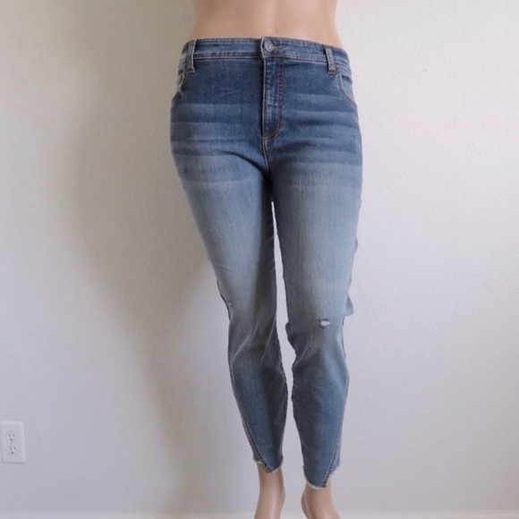 KUT from the KLOTH Jeans Women DISTRESSED Connie Ankle Skinny Plus Size 18W NWT - Picture 3 of 5